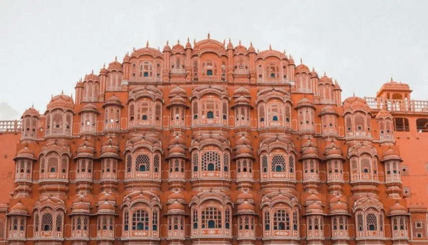 Hawa Mahal, Jaipur - must-see stop on India's Golden Triangle tour