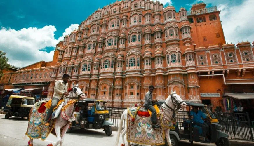 Hawa Mahal, Jaipur - key attraction on the Golden Triangle tour in India