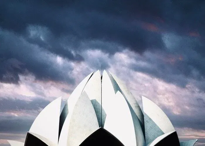 Lotus Temple Delhi – one of the best iconic tours in India