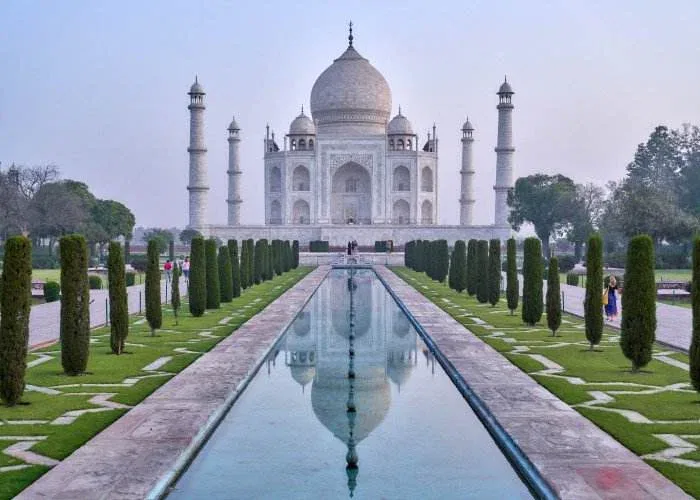 Taj Mahal in Agra – must-visit destination for luxury travel experiences