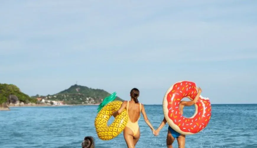 full-shot-women-with-floaters